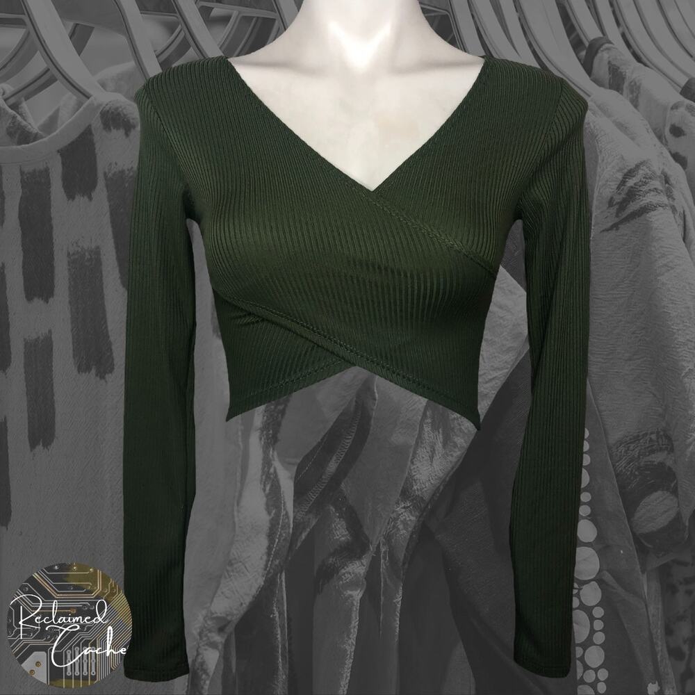 Top Chic Olive Criss Cross Crop Top - Size Small